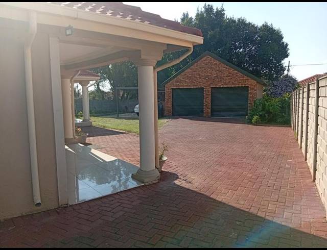 3 BEDROOM HOUSE FOR SALE IN BIRCH ACRES